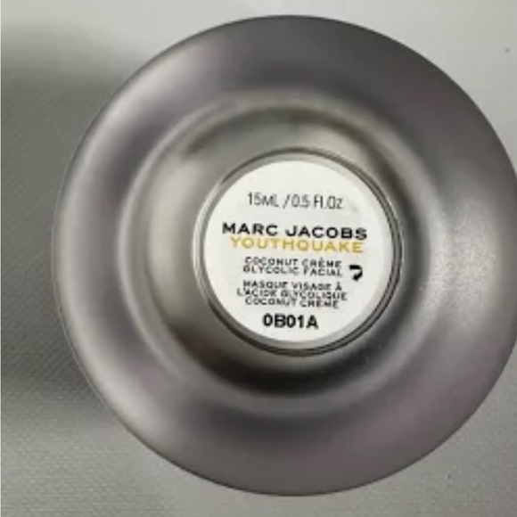 MARC JACOBS YOUTHQUAKE coconut Creme glycolic facial masque.retail $60 - Picture 3 of 4